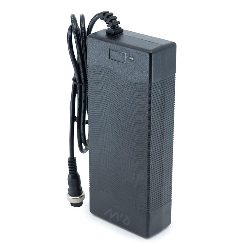 Cargador (48-60V) premium 2A conector Gx16 [Ewheel]