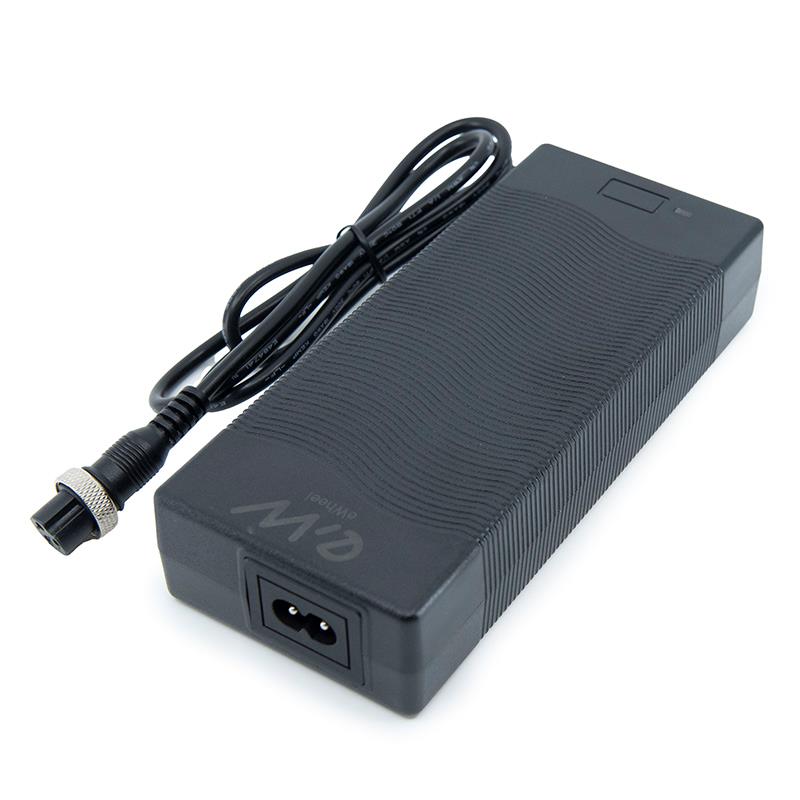 Cargador (48-60V) premium 2A conector Gx16 [Ewheel]