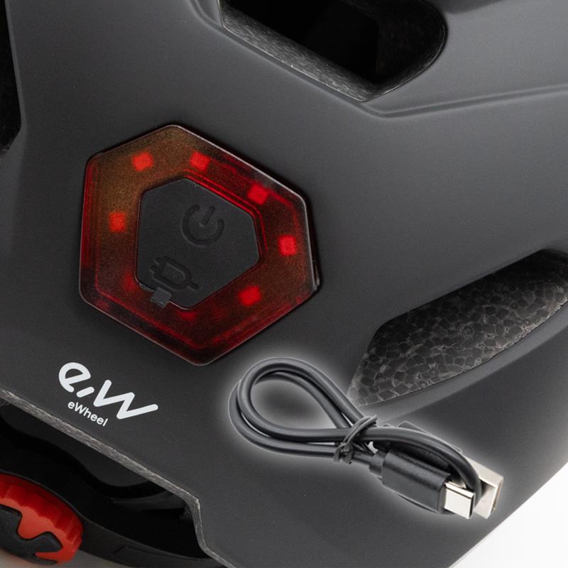 Helm mit CP02 Licht schwarz Einheitsgröße