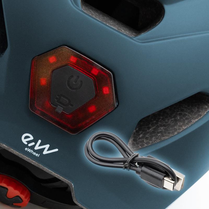 Helm mit CP02 Licht schwarz Einheitsgröße